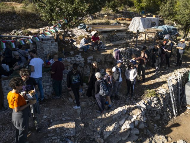 Issa Octoberschool2025 21 25.10.2025 Vis Croatia Dji 0736 Photo–metodblejec