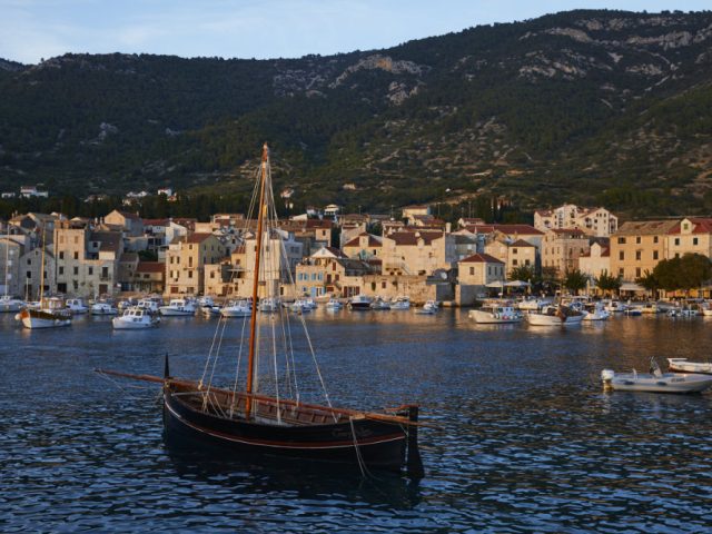 Issa Octoberschool2025 Day2 22.10.2025 Vis Croatia Mb1 2296 Photo Metodblejec