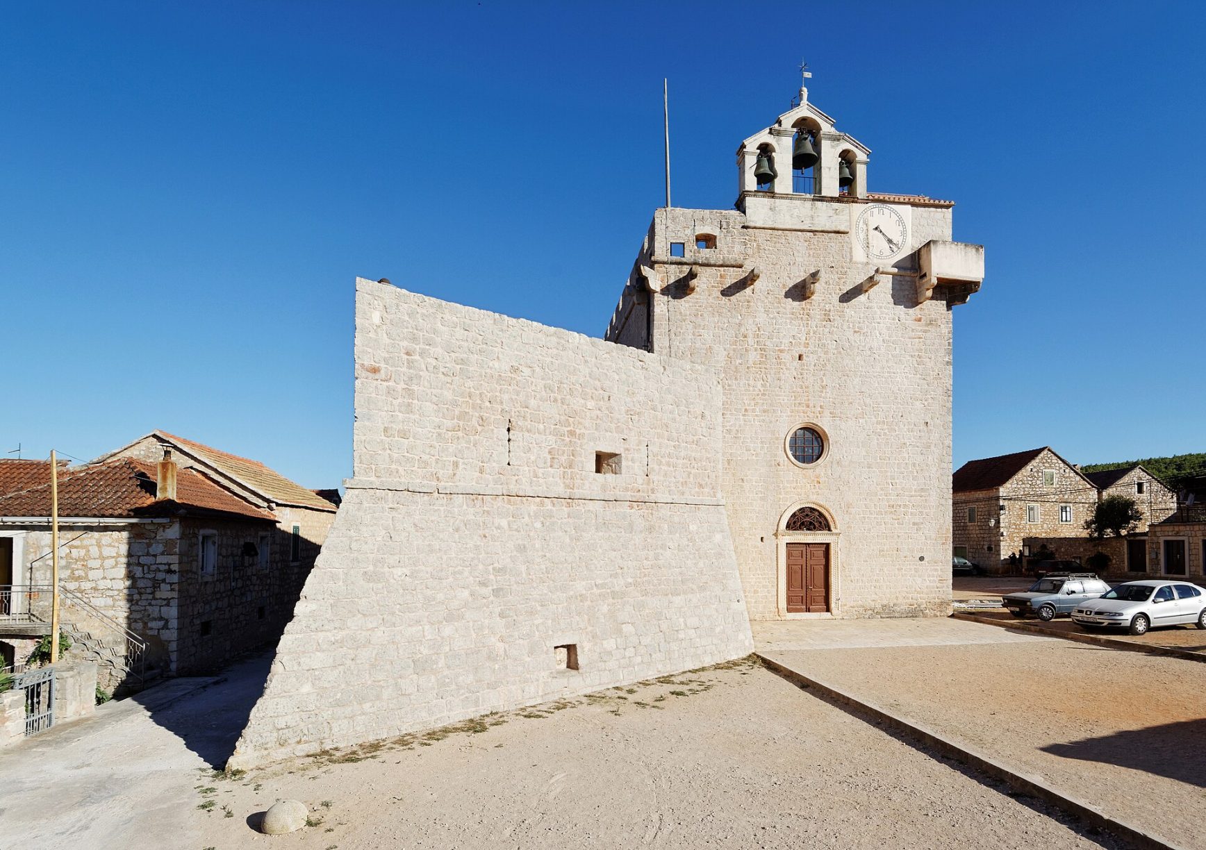 The fortress church of St. Mary of Mercy in Vrboska (6723)