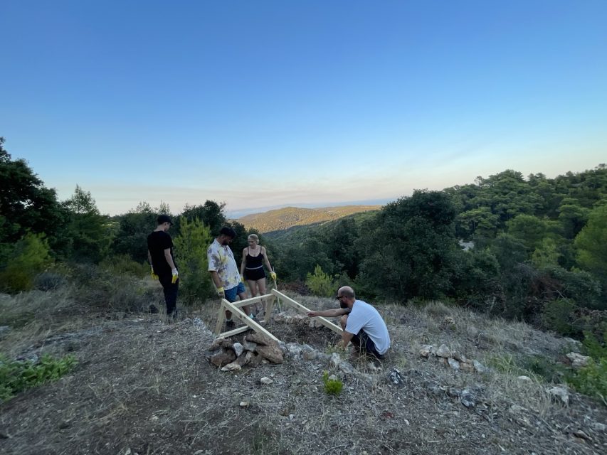 photo: volunteers